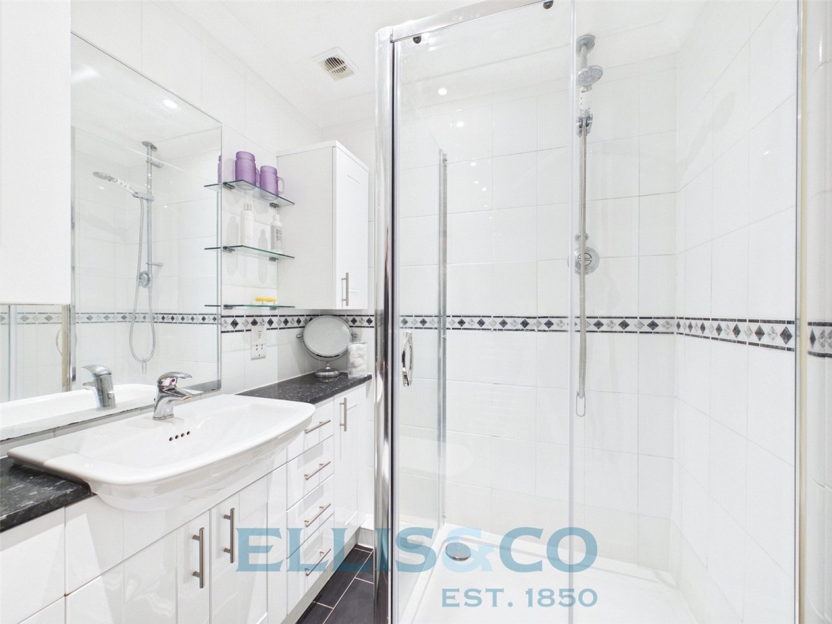 Hadlow, Tonbridge, Kent