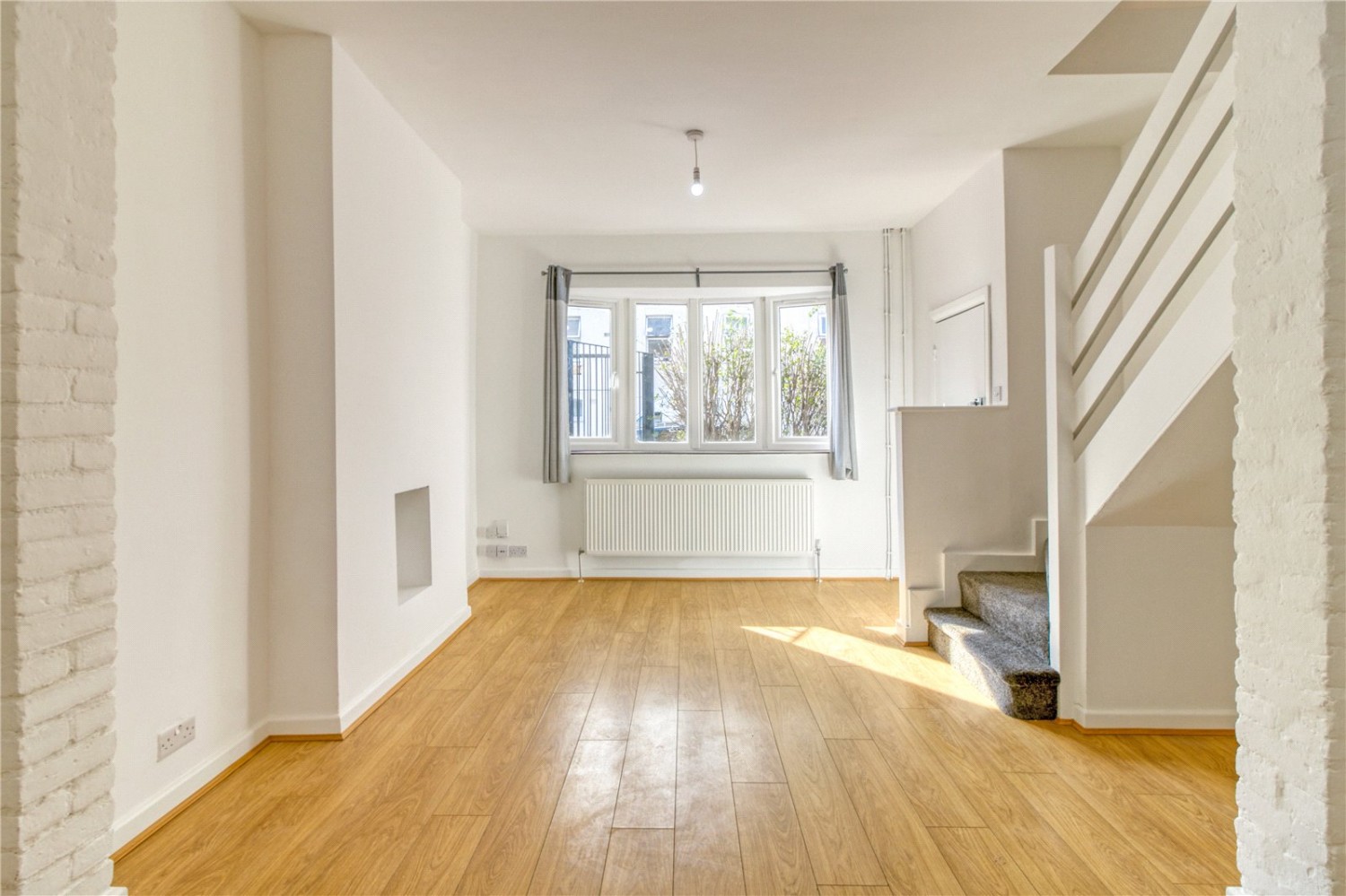 Right Hand Unit, London