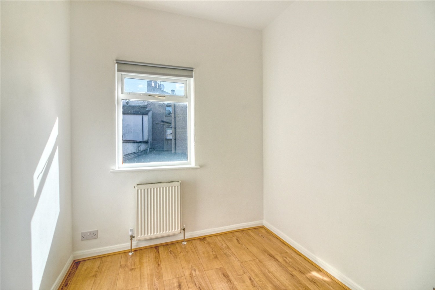 Right Hand Unit, London