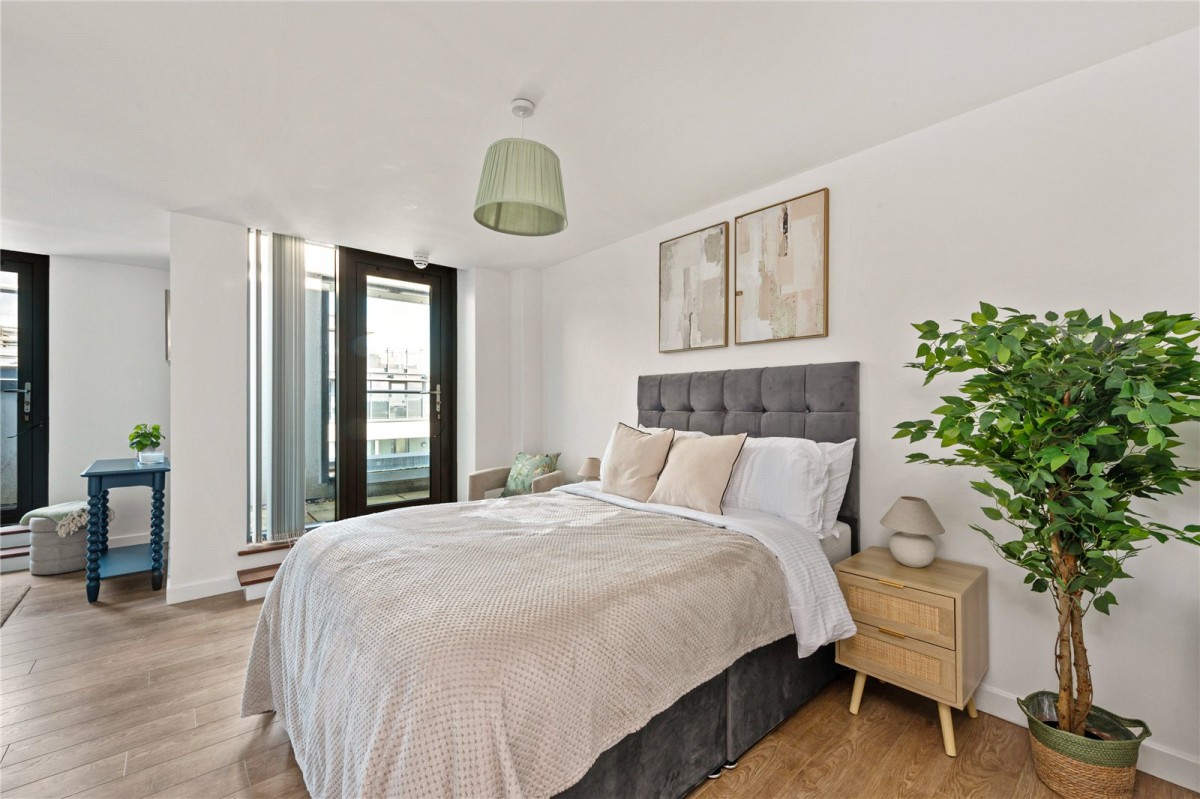 Waterside Way, London