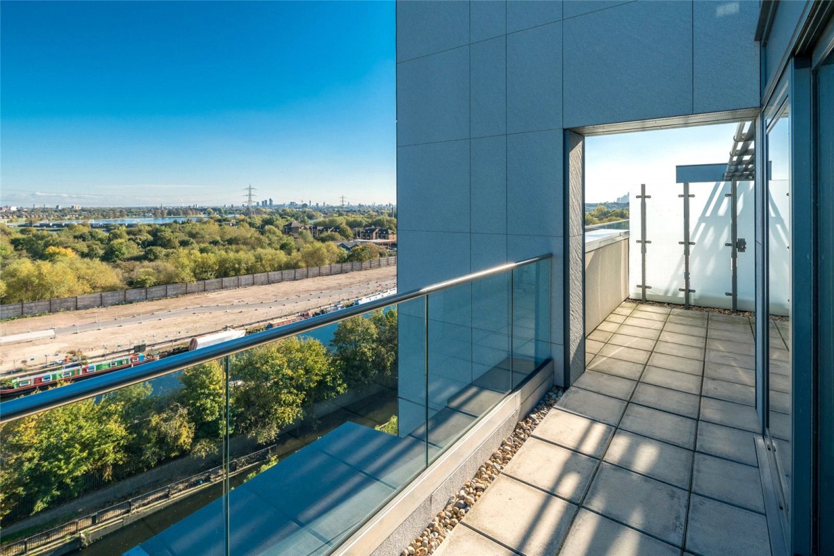 Waterside Way, London