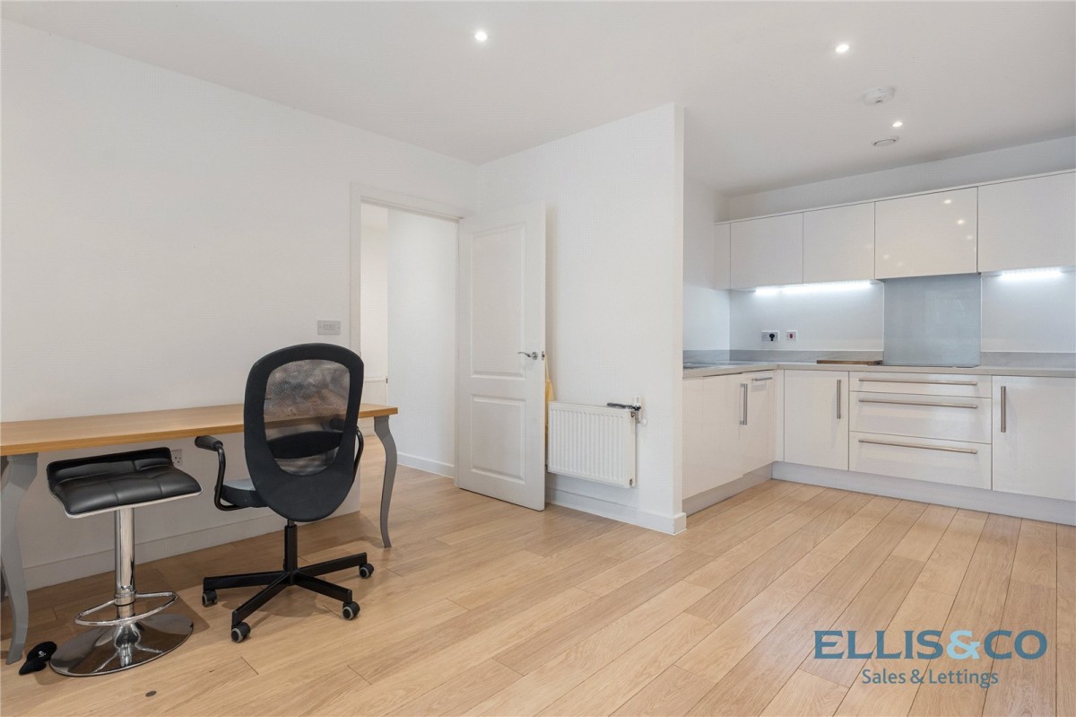 Waterside Way, London