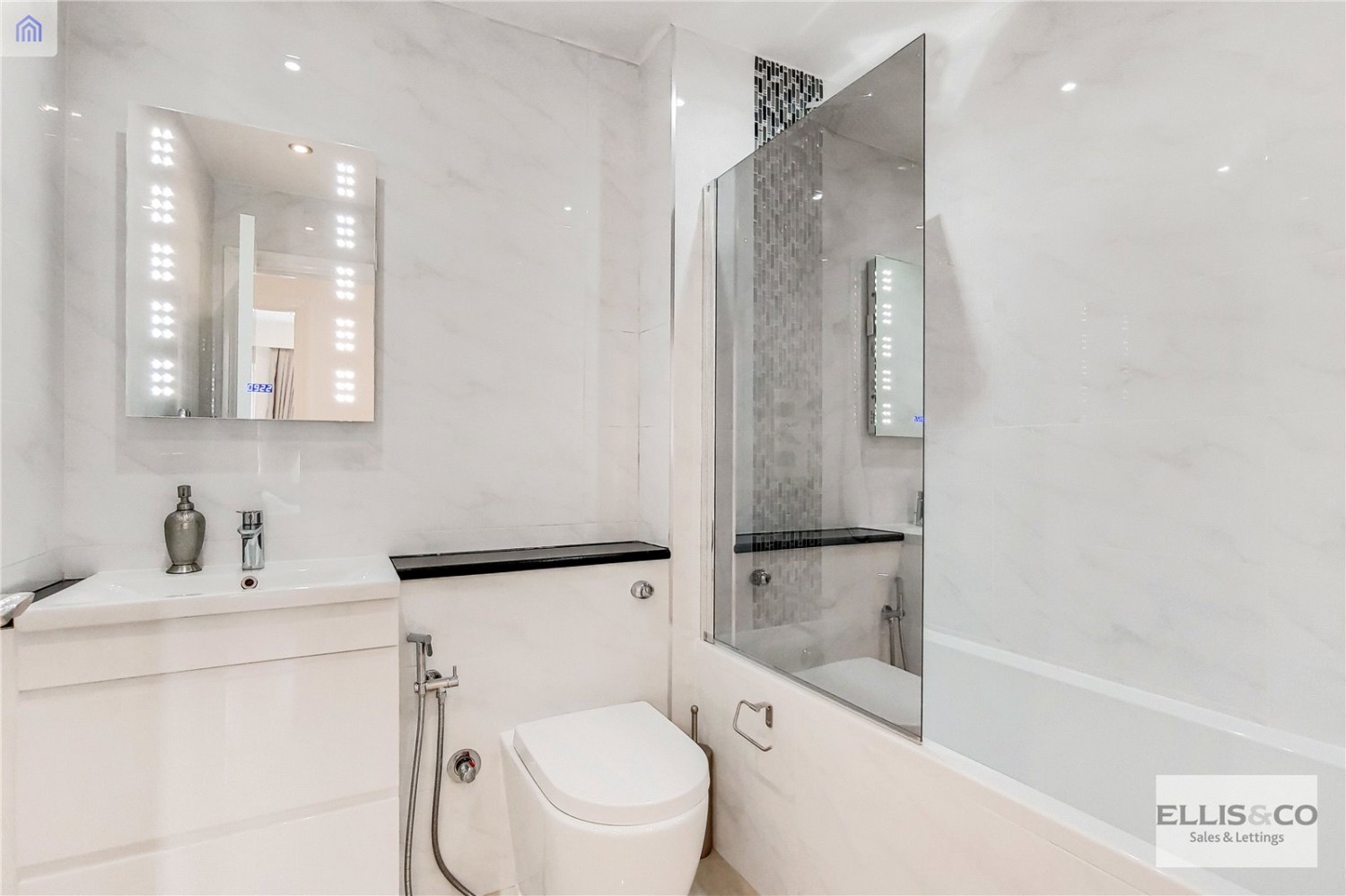 King George Crescent, Wembley