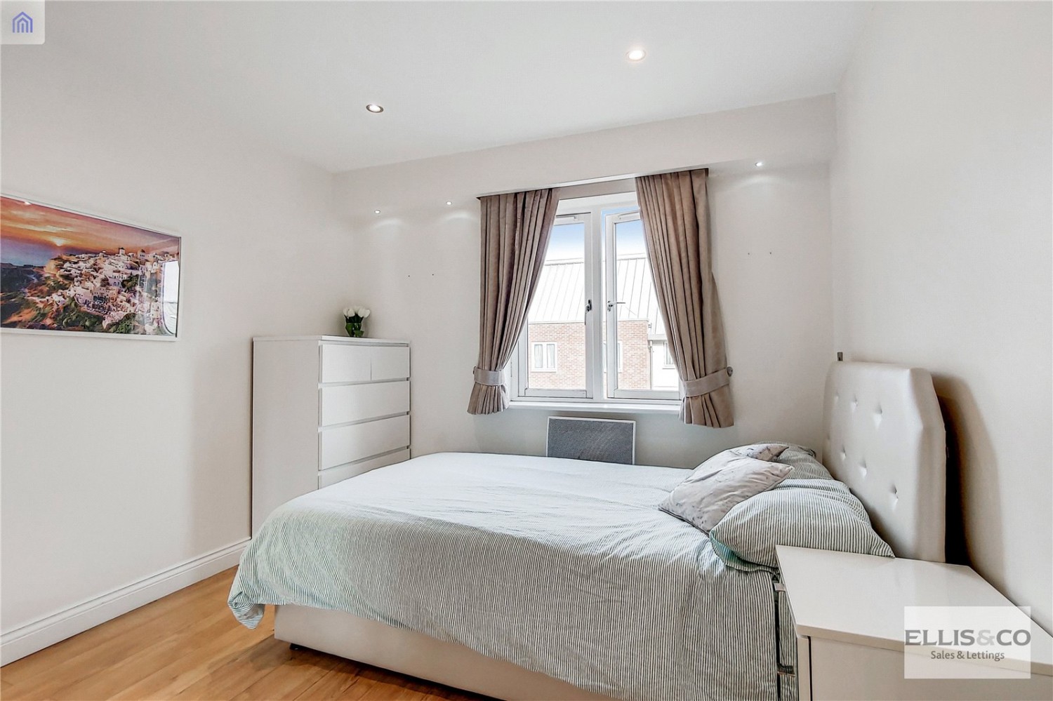 King George Crescent, Wembley