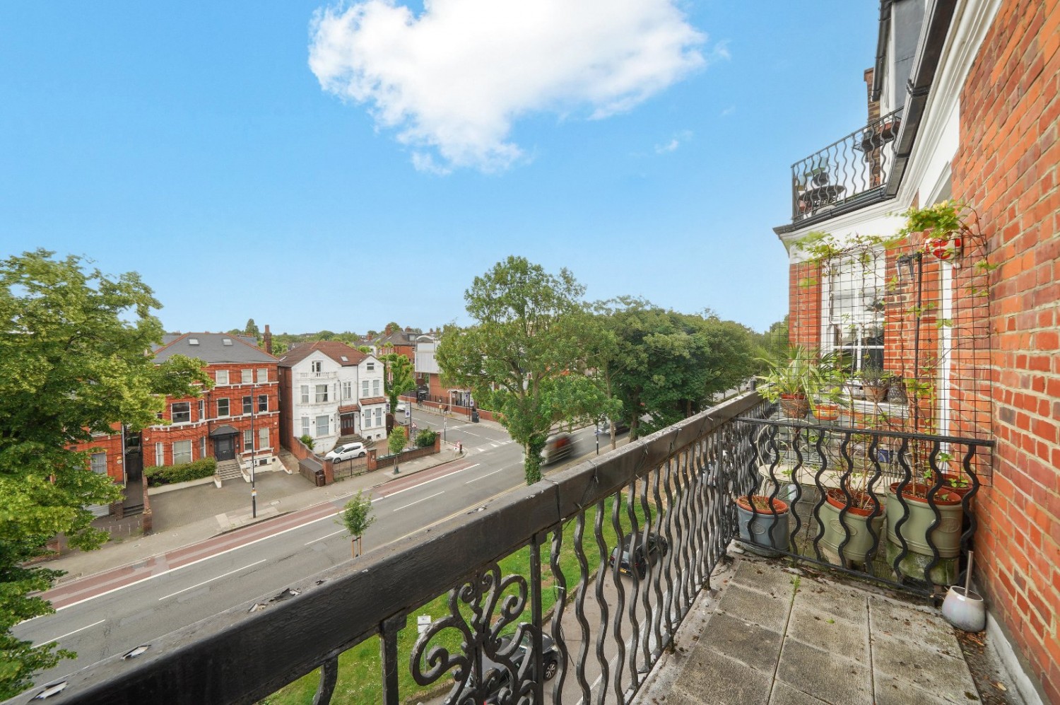 61, Shoot Up Hill, 59 - 61, Shoot Up Hill, London