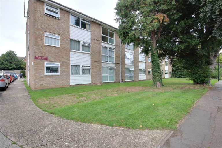 Queen Annes Gardens, Enfield
