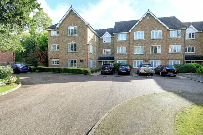 Village Park Close, Enfield