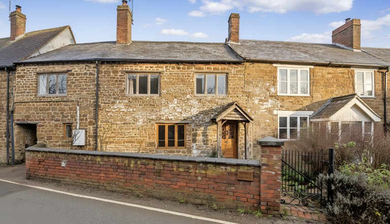 Japonica, Priors Marston, Southam