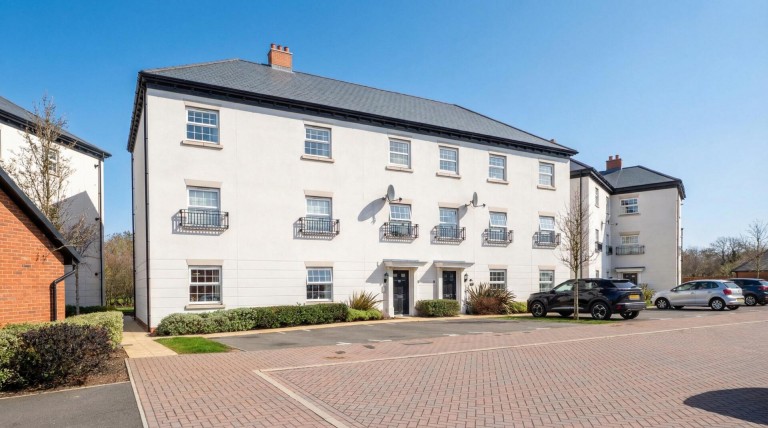 Oakley Drive, Warwick