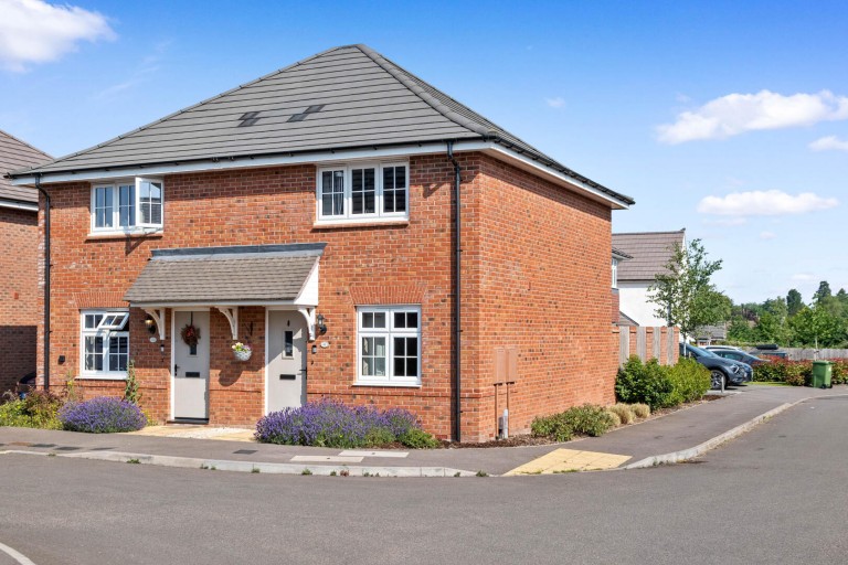 Lavender Close, Warwick