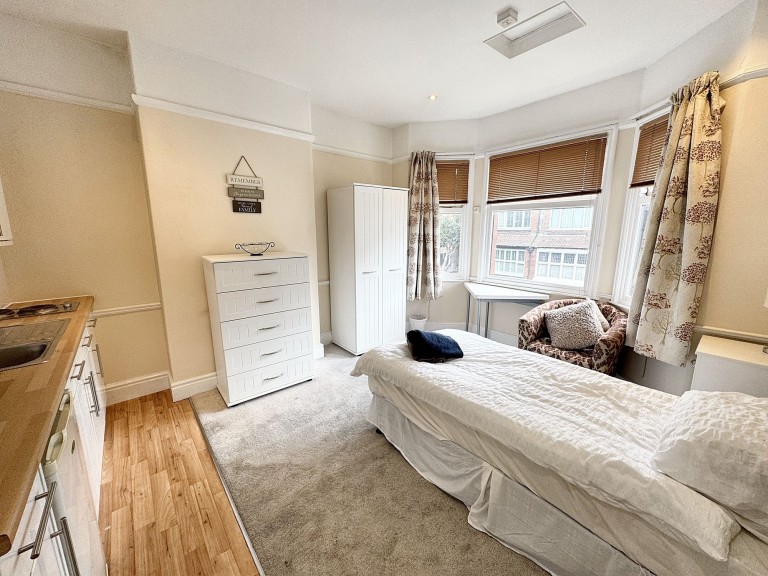 21 Mount Road, Hinckley, LE10