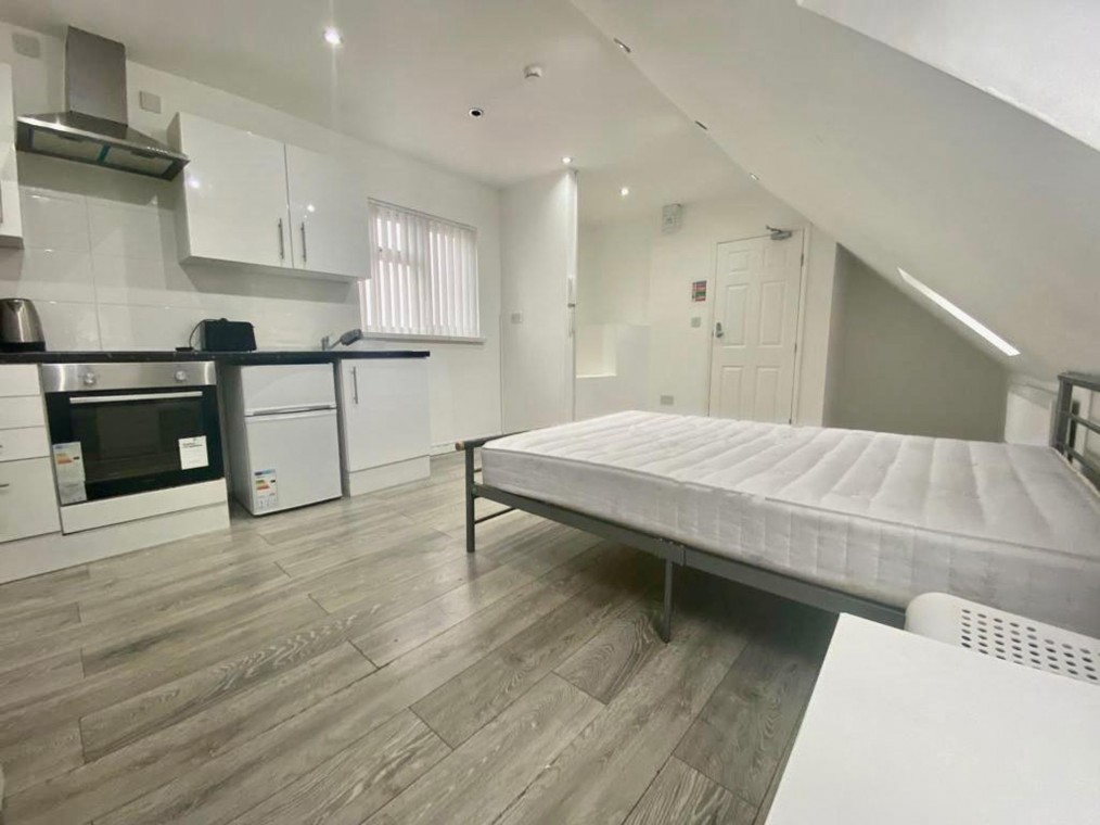 Lythalls Lane, Coventry, CV6