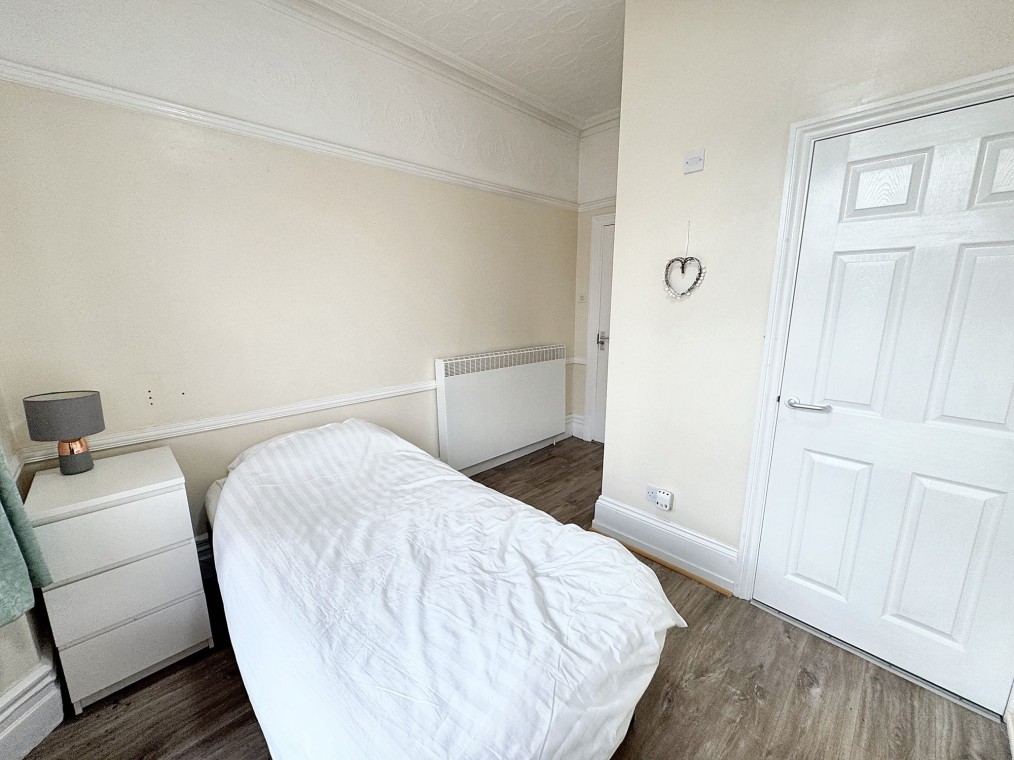 21 Mount Road, Hinckley, LE10