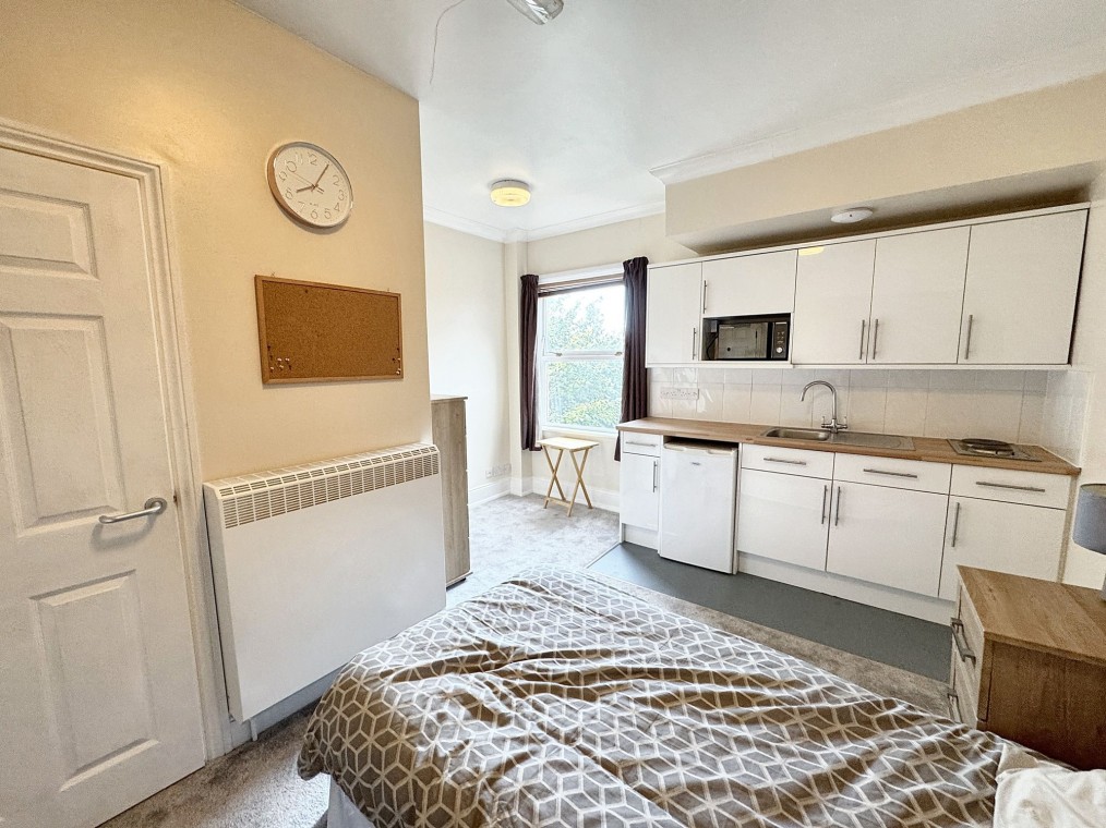 21 Mount Road, Hinckley, LE10
