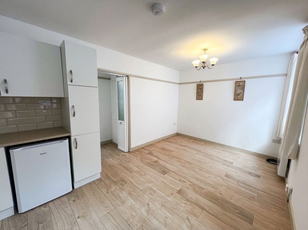 Leamington Road, Stivichall Manor, CV3