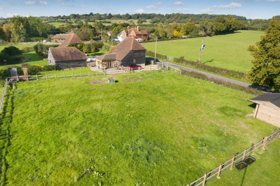 Hop Garden Barn, Eastwood Road, Grafty Green