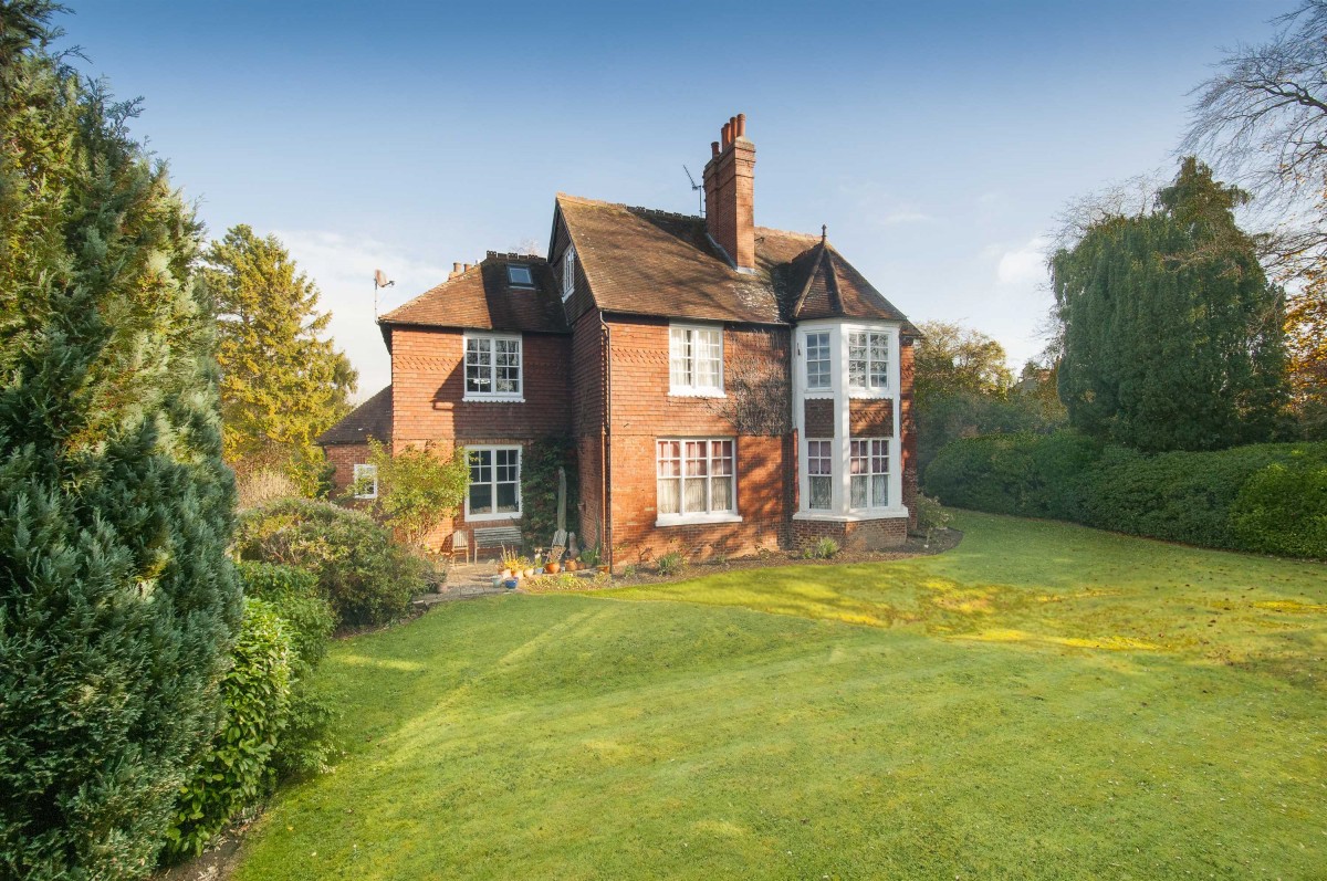 Hardwicke House, Pluckley Road, Charing Saddlers