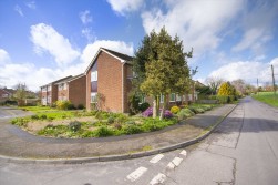 Pett Lane, Charing