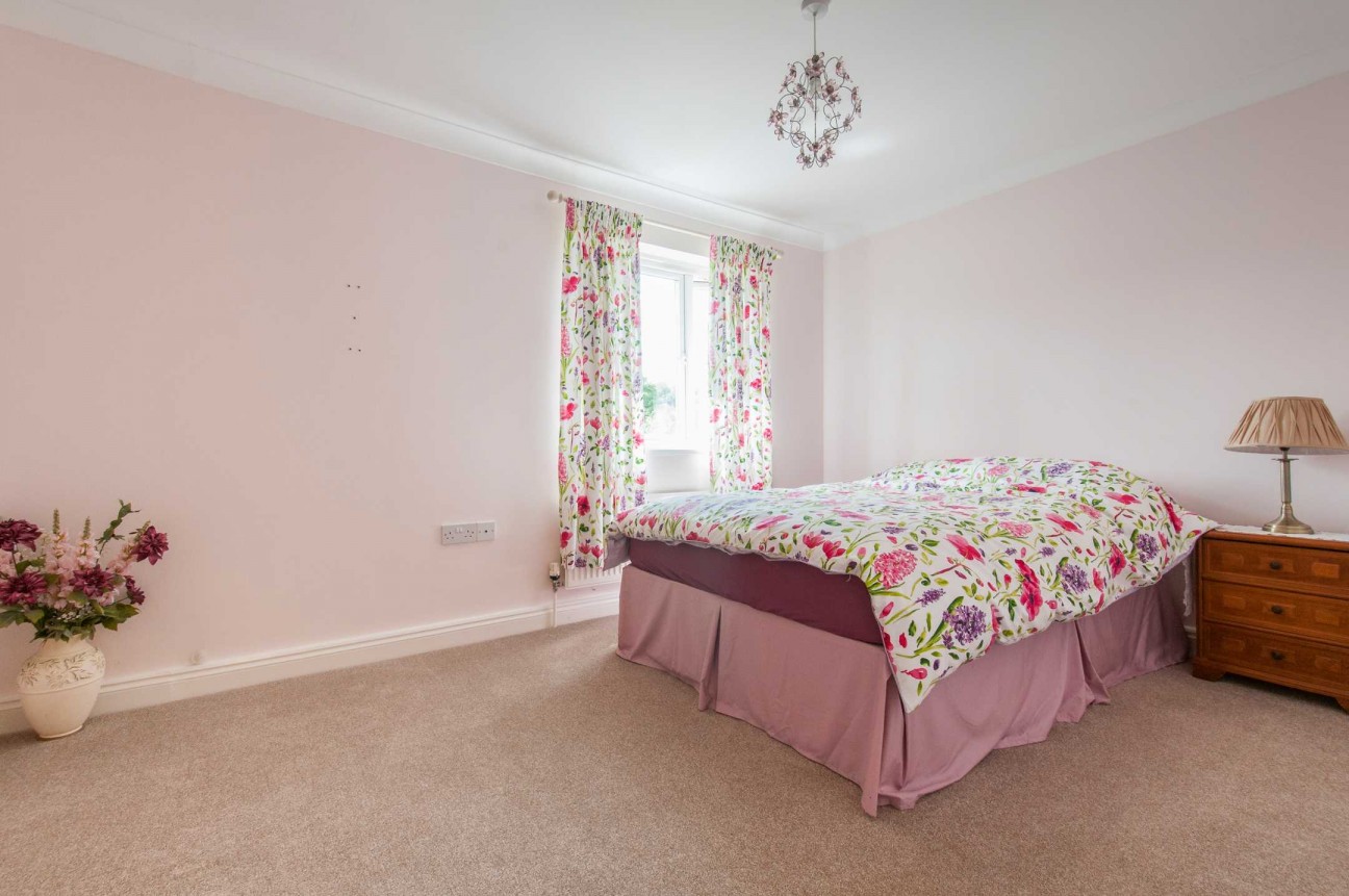 Ellen Close, Charing