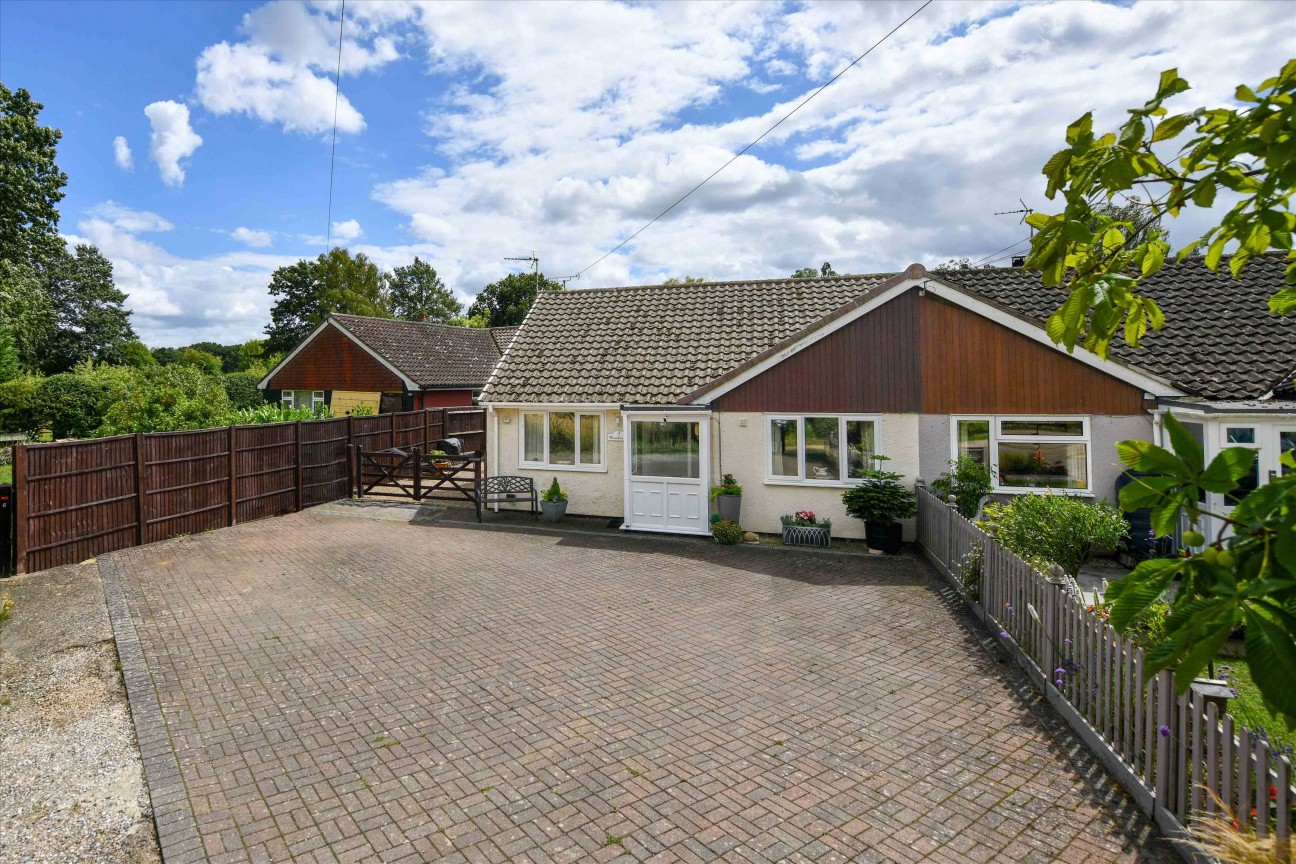Dering Close, Pluckley