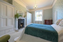 Grove House, Pluckley