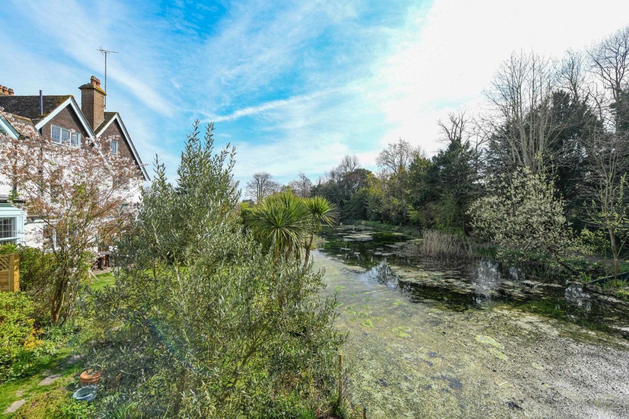 The Moat House, Charing