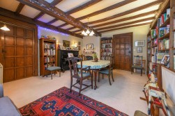 The Moat House, Charing