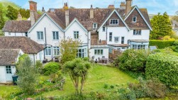 The Moat House, Charing