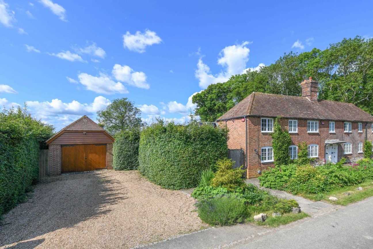 Mill Pond Cottages, Malmains Road, Pluckley