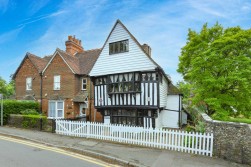 The Old House, Station Road, Charing