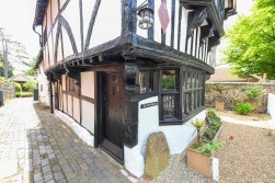 The Old House, Station Road, Charing