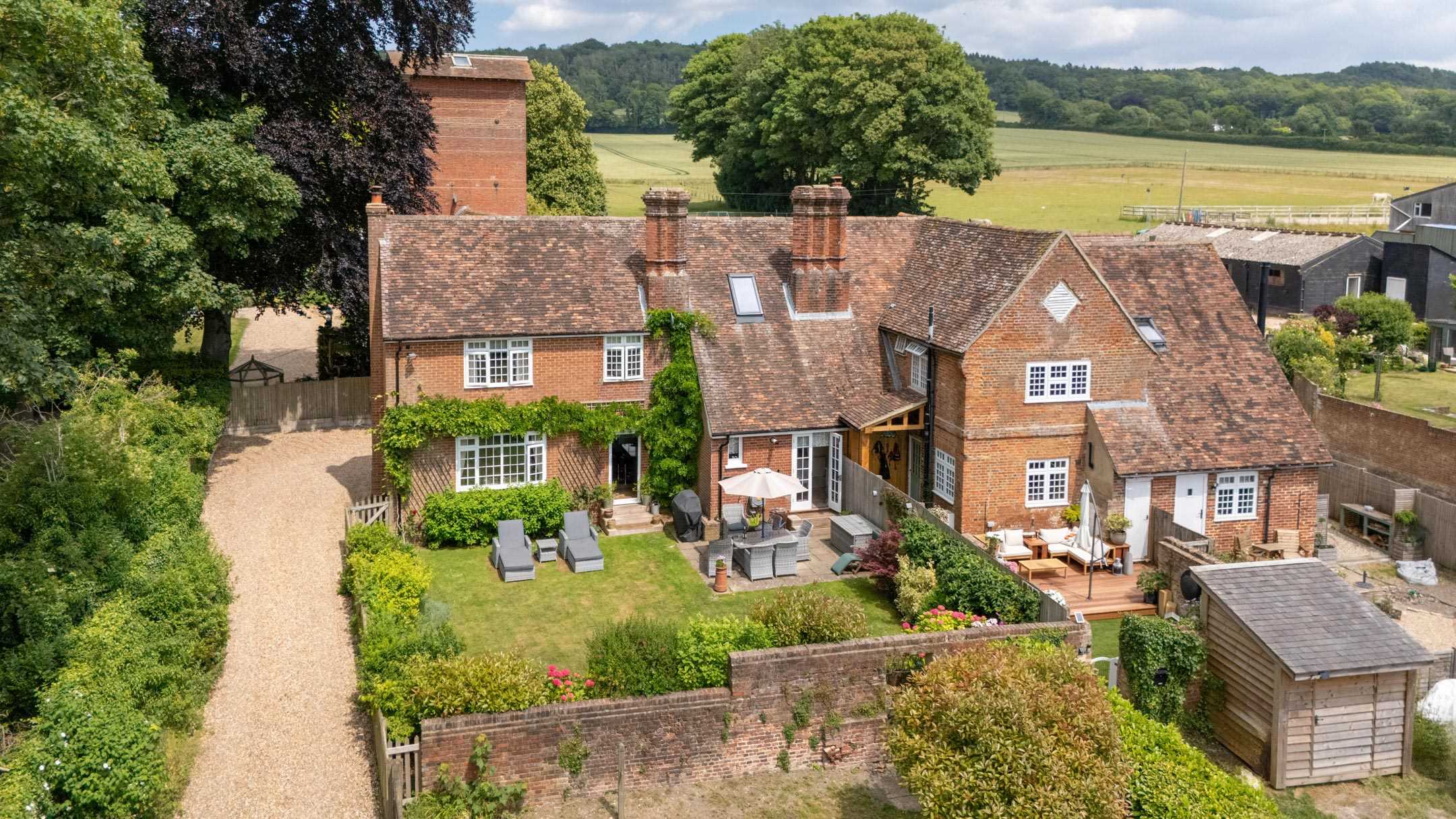 Pett Farmhouse, Pett Lane, Ashford
