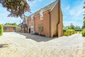 Pett Farmhouse, Pett Lane, Ashford