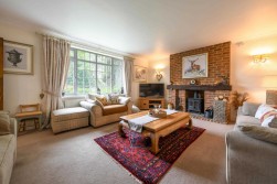 Pett Farmhouse, Pett Lane, Ashford