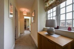 Pett Farmhouse, Pett Lane, Ashford