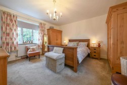Pett Farmhouse, Pett Lane, Ashford