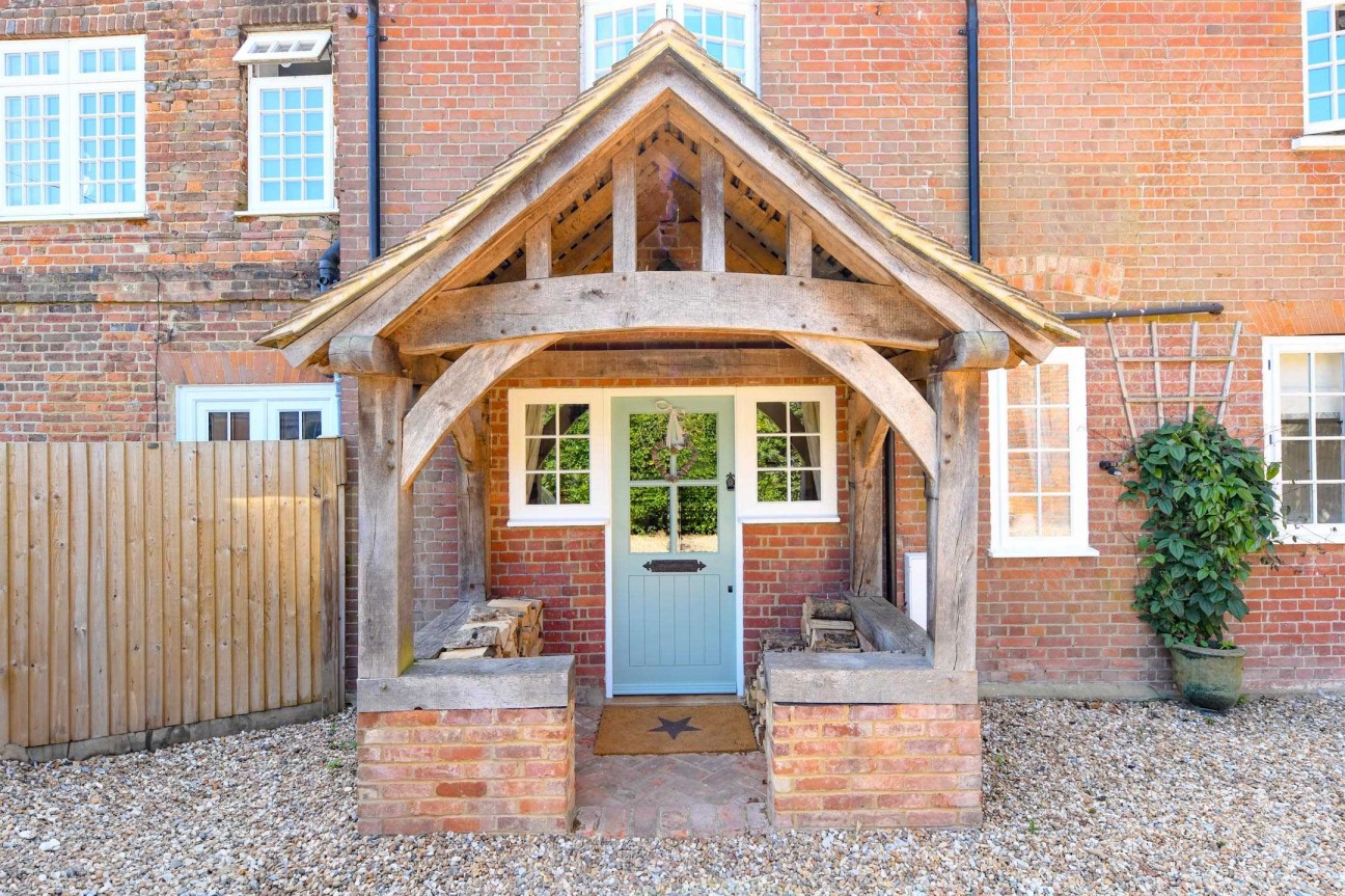 Pett Farmhouse, Pett Lane, Ashford