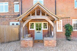 Pett Farmhouse, Pett Lane, Ashford