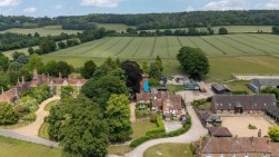 Pett Farmhouse, Pett Lane, Ashford