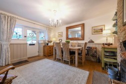 Pett Farmhouse, Pett Lane, Ashford