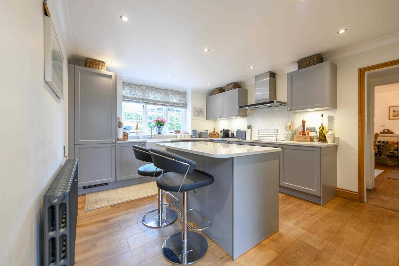 Pett Farmhouse, Pett Lane, Ashford