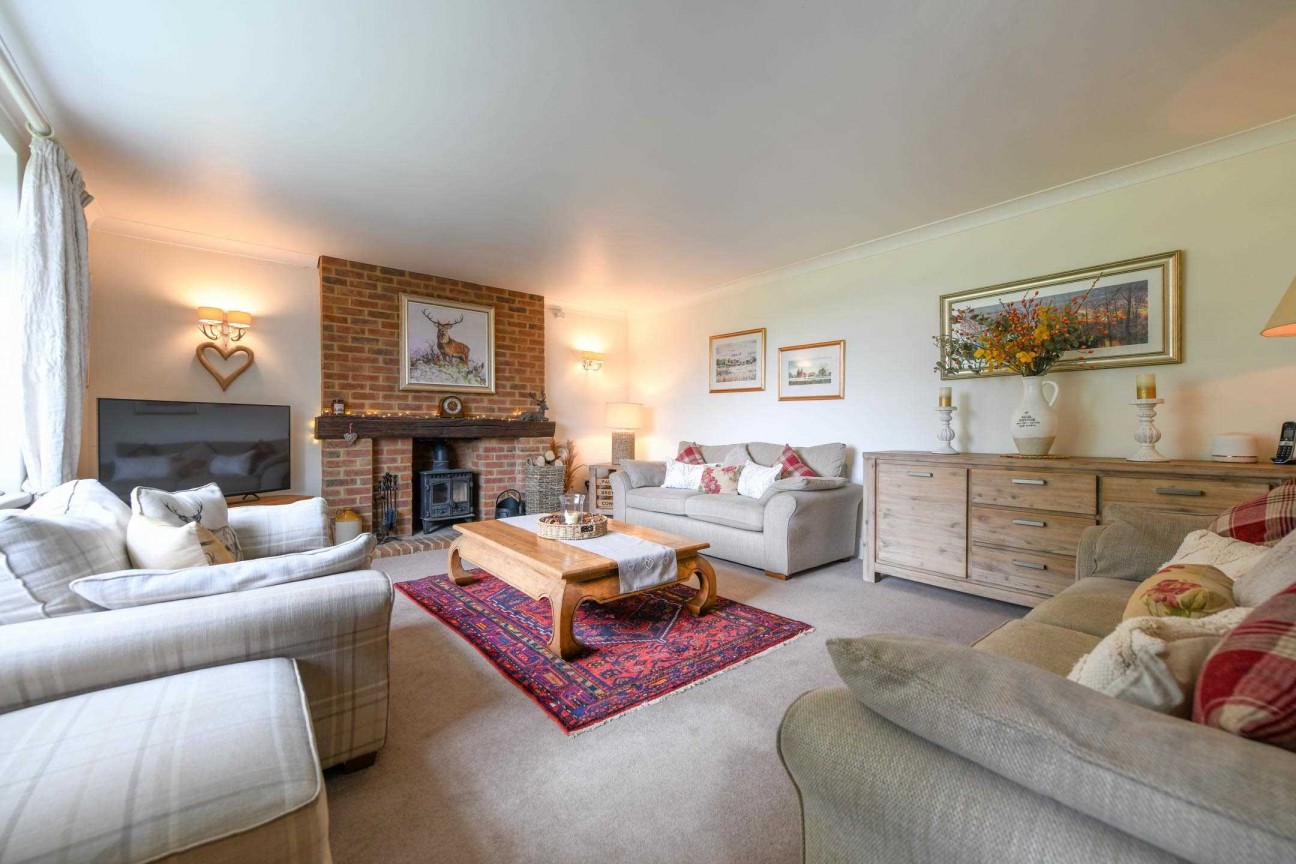 Pett Farmhouse, Pett Lane, Ashford