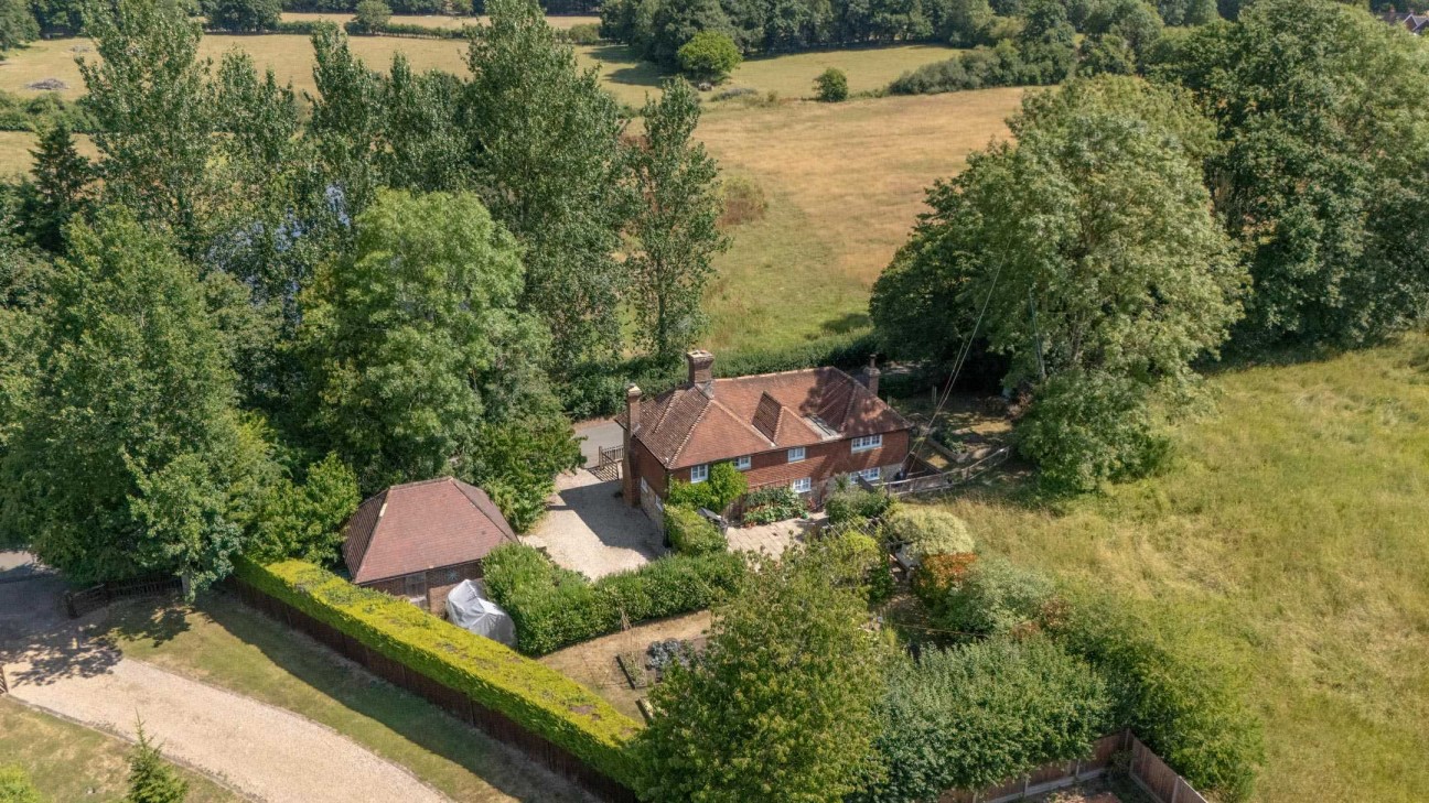 Snagsmount, Lambden Road, Pluckley