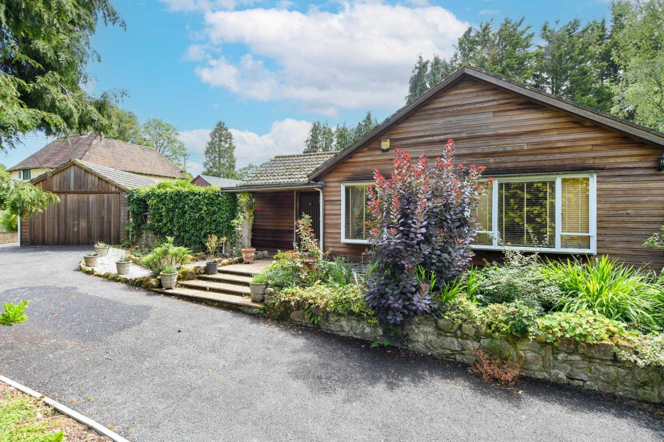 Cedaracre, Smarden Road, Pluckley