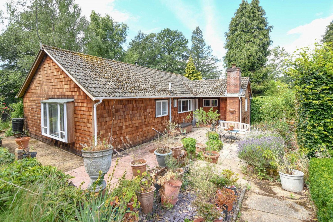 Cedaracre, Smarden Road, Pluckley