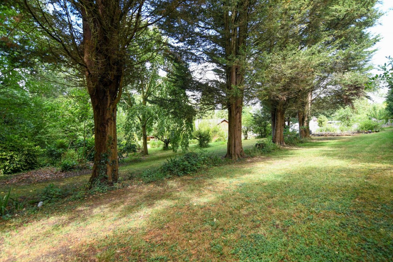 Cedaracre, Smarden Road, Pluckley