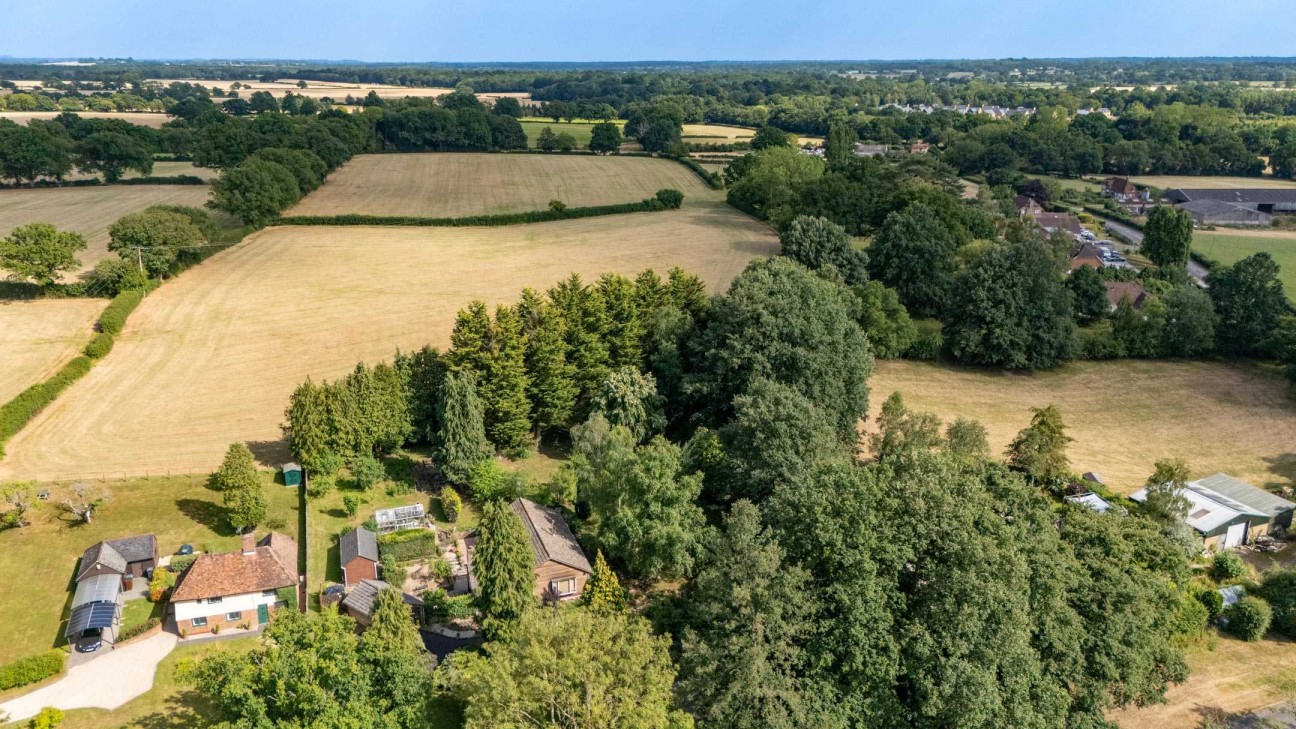 Cedaracre, Smarden Road, Pluckley