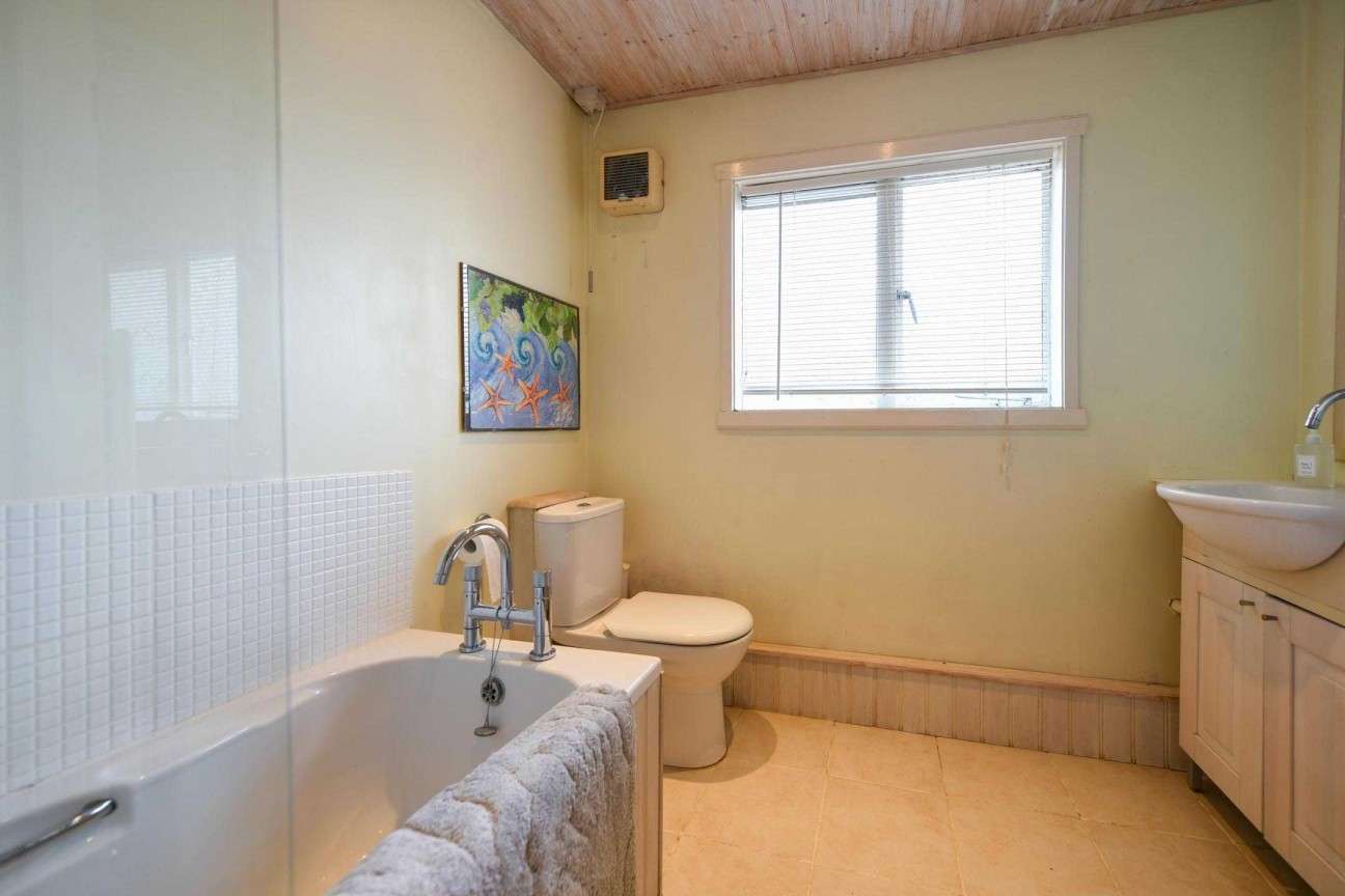 Cedaracre, Smarden Road, Pluckley