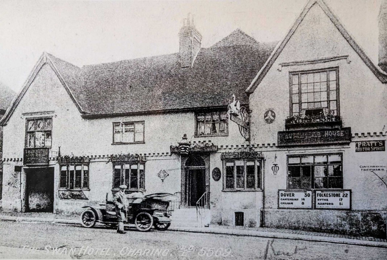 Elizabethan Court, High Street, Charing