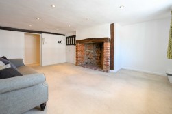 Elizabethan Court, High Street, Charing